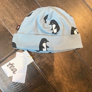 NWT: baby hat 100% cotton